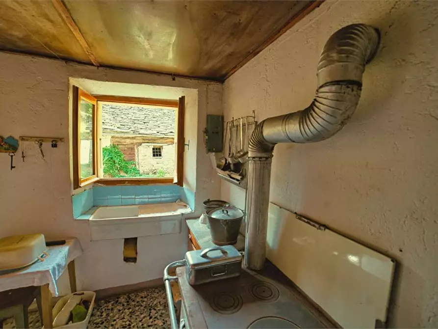 Immagine 16 di Porzione di casa in vendita  in SOPRA a Varzo