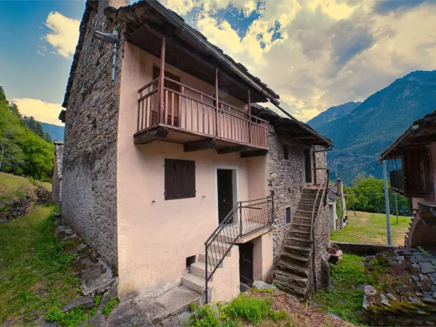 Immagine 3 di Porzione di casa in vendita  in SOPRA a Varzo