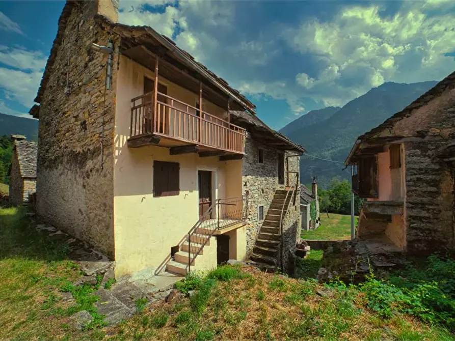 Immagine 8 di Porzione di casa in vendita  in SOPRA a Varzo