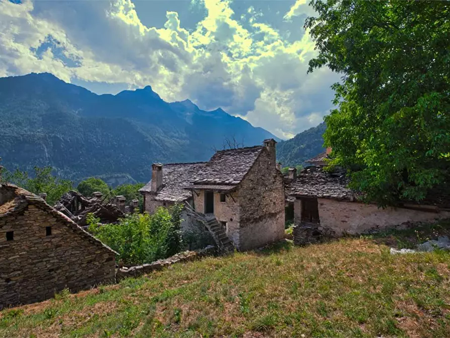 Immagine 7 di Porzione di casa in vendita  in SOPRA a Varzo