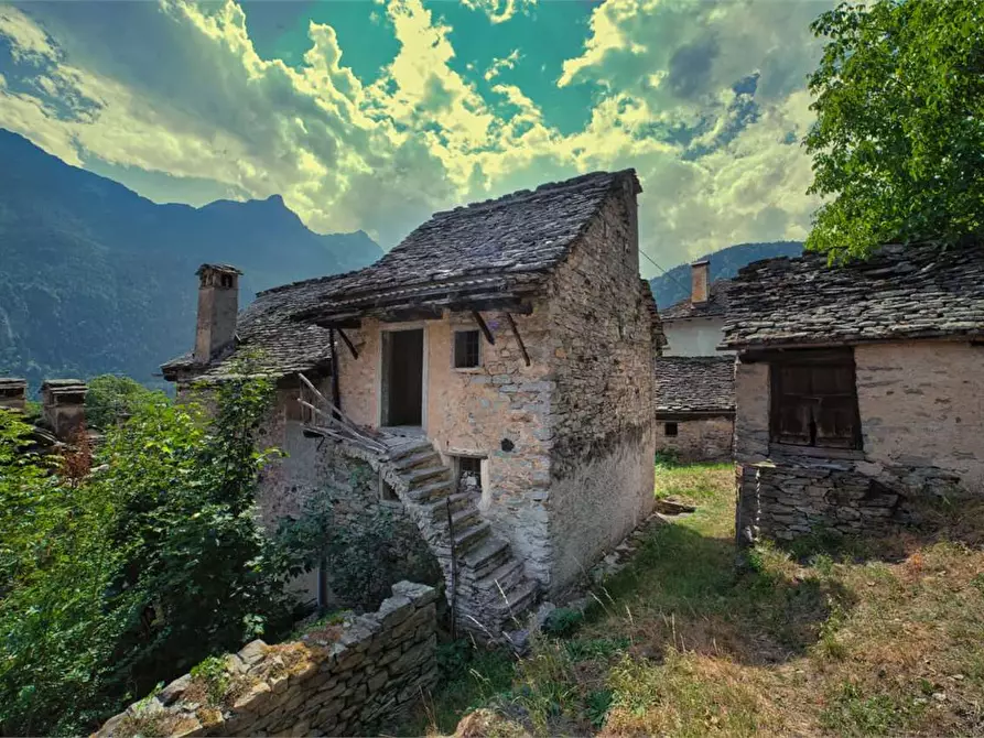 Immagine 9 di Porzione di casa in vendita  in SOPRA a Varzo