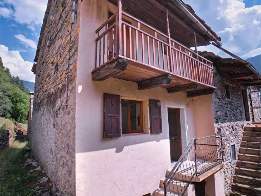Immagine 10 di Porzione di casa in vendita  in SOPRA a Varzo