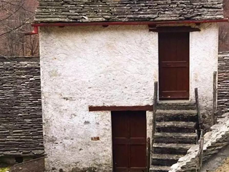 Immagine 35 di Baita in vendita  in VAL LOANA a Malesco