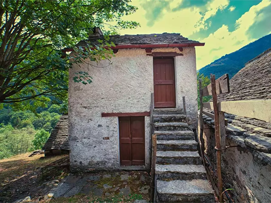 Immagine 25 di Baita in vendita  in VAL LOANA a Malesco