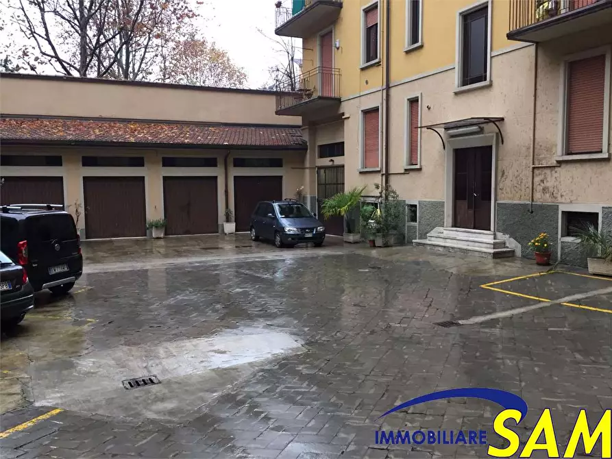 Immagine 14 di Magazzino in affitto  a Milano