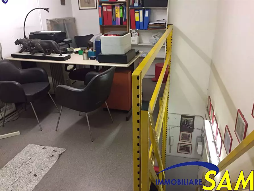 Immagine 3 di Magazzino in affitto  a Milano