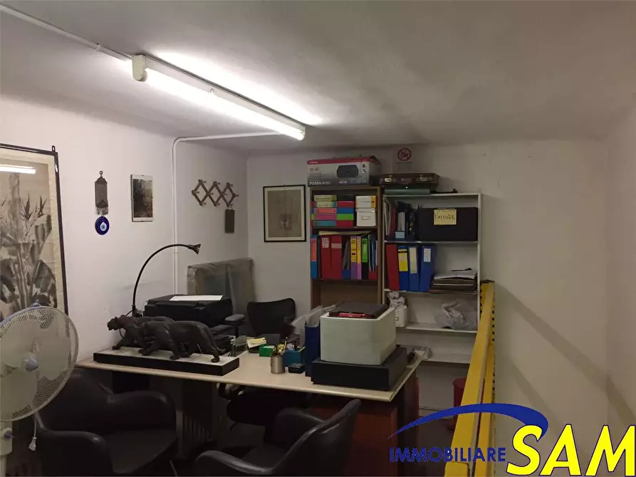 Immagine 11 di Magazzino in affitto  a Milano