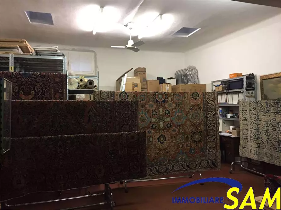 Immagine 8 di Magazzino in affitto  a Milano