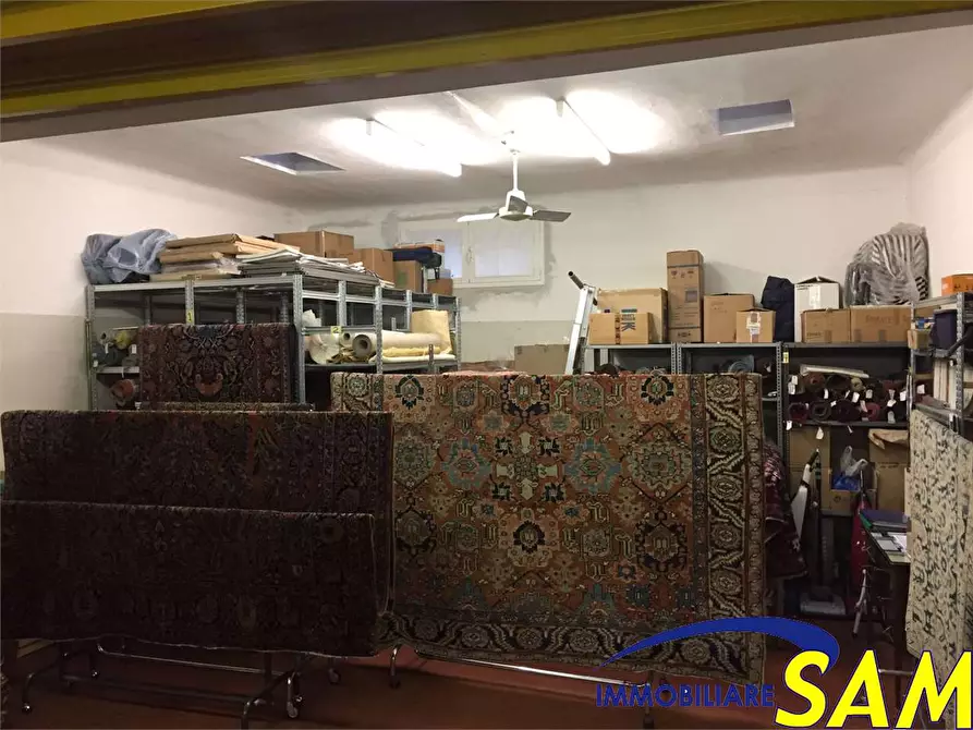 Immagine 5 di Magazzino in affitto  a Milano