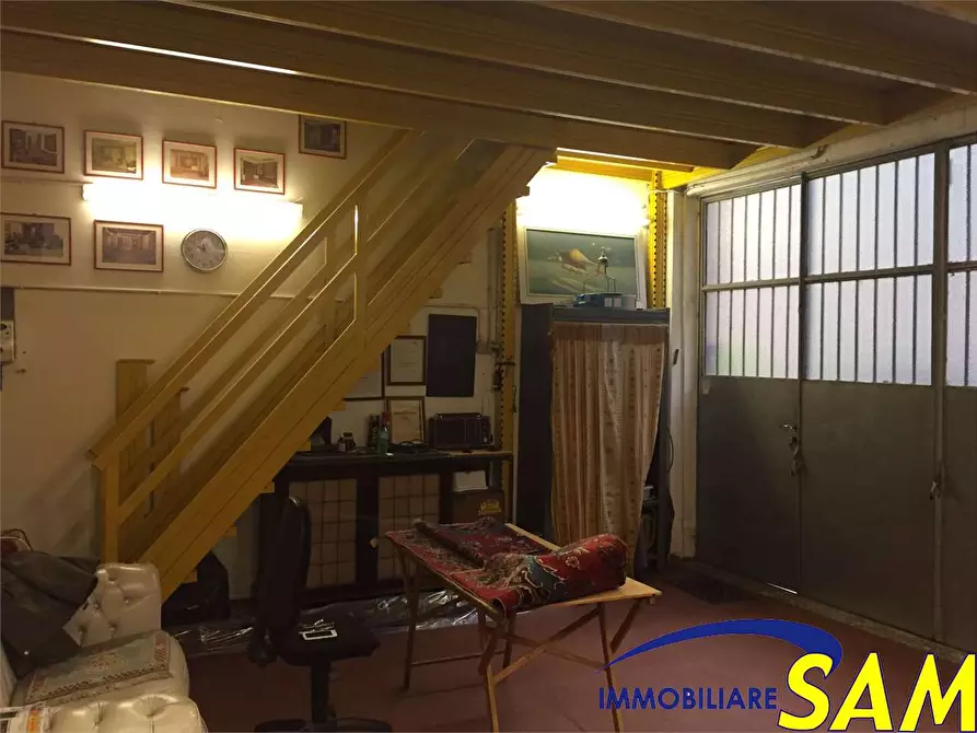 Immagine 1 di Magazzino in affitto  a Milano