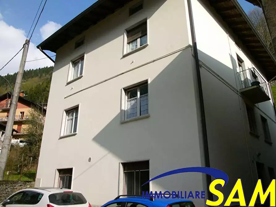Immagine 8 di Quadrilocale in vendita  in Via Beltrame 20 a Valbondione