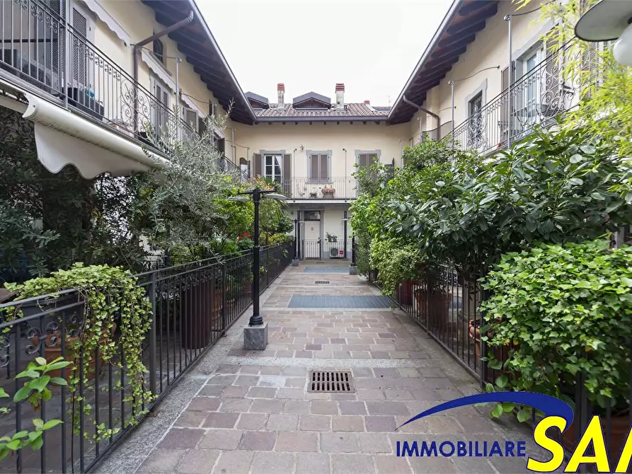 Immagine 24 di Bilocale in affitto  in Via Donizetti 16 a Monza