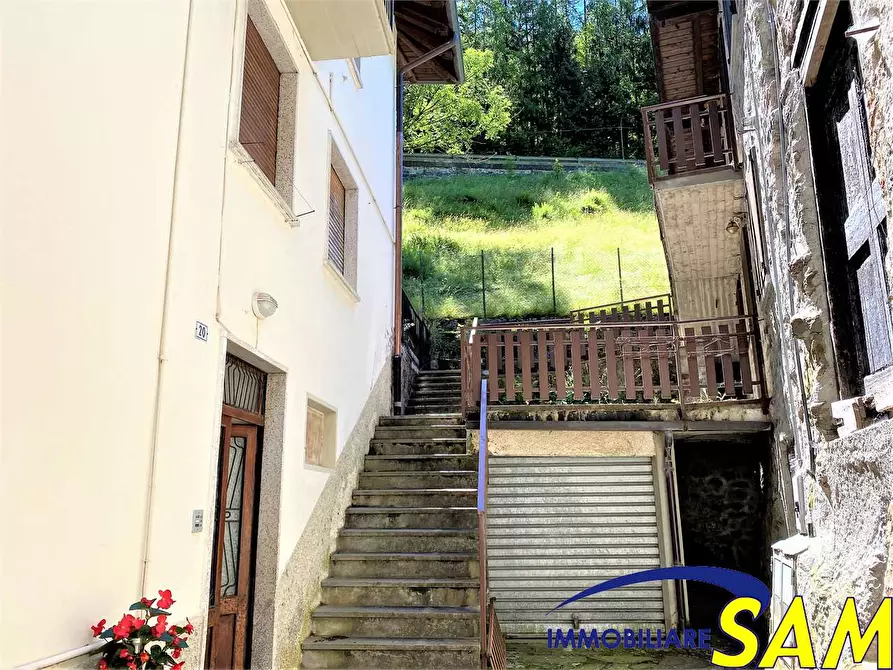 Immagine 6 di Quadrilocale in vendita  in Via Beltrame 20 a Valbondione