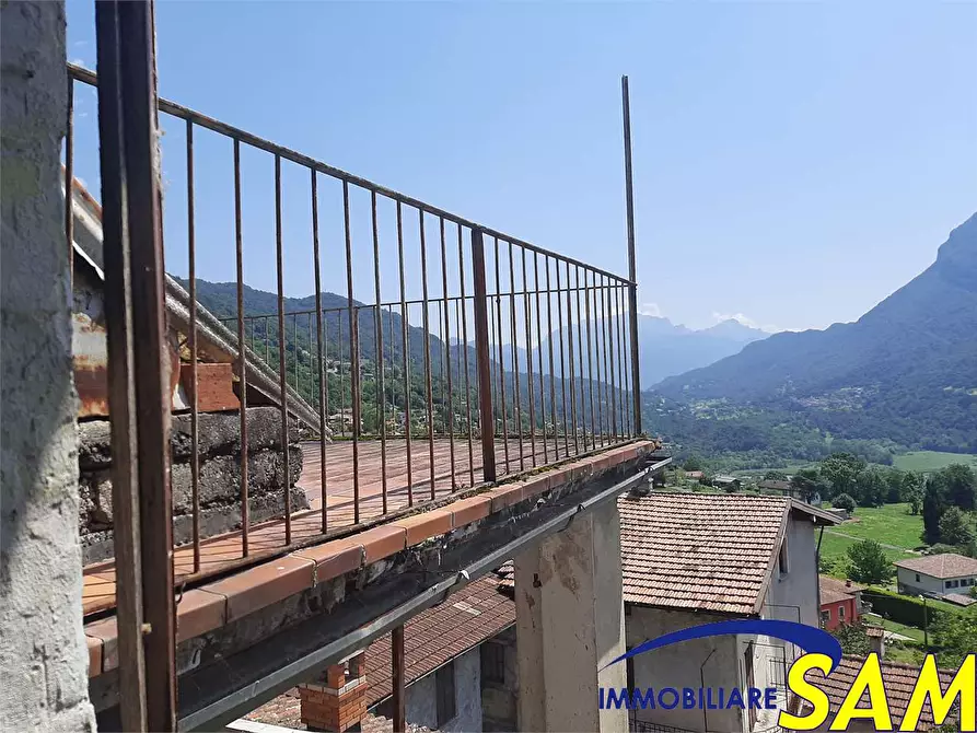 Immagine 38 di Porzione di casa in vendita  in Via Rosoledo 9 a Carlazzo