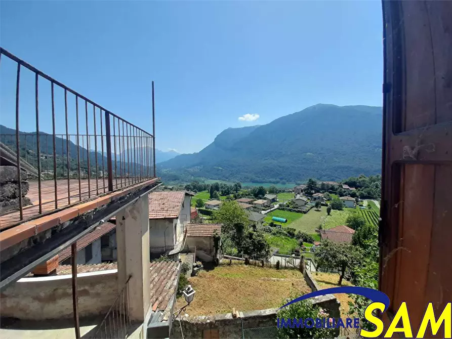 Immagine 39 di Porzione di casa in vendita  in Via Rosoledo 9 a Carlazzo