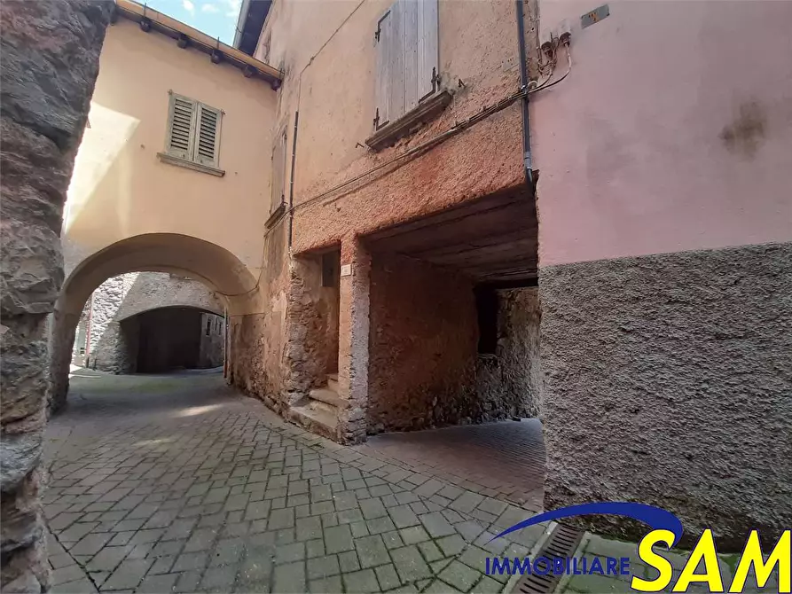 Immagine 45 di Porzione di casa in vendita  in Via Rosoledo 9 a Carlazzo