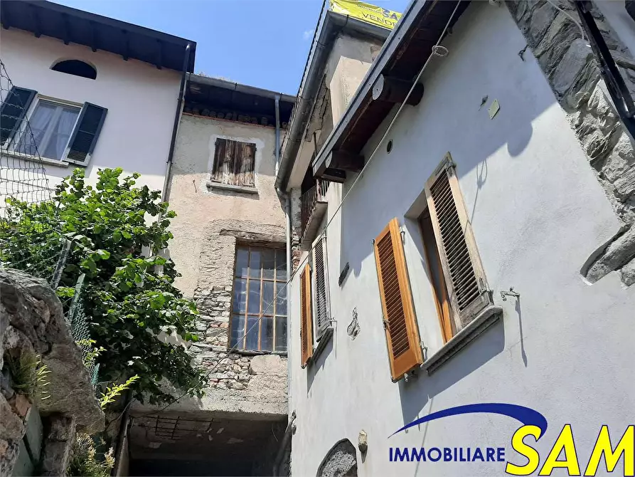 Immagine 46 di Porzione di casa in vendita  in Via Rosoledo 9 a Carlazzo