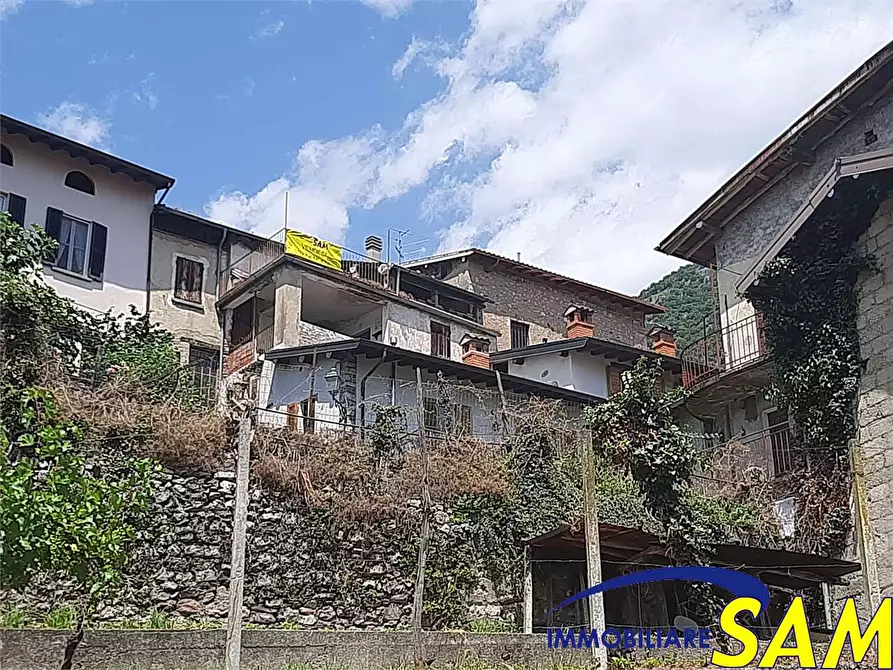 Immagine 48 di Porzione di casa in vendita  in Via Rosoledo 9 a Carlazzo