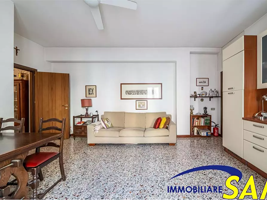 Immagine 2 di Bilocale in vendita  in Viale Lucania 3 a Milano