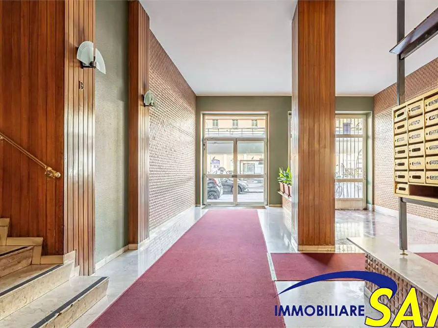 Immagine 22 di Bilocale in vendita  in Viale Lucania 3 a Milano