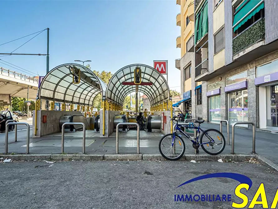 Immagine 30 di Bilocale in vendita  in Viale Lucania 3 a Milano