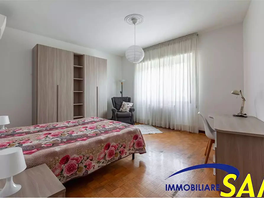 Immagine 1 di Quadrilocale in affitto  in Via Minturno 9 a Milano