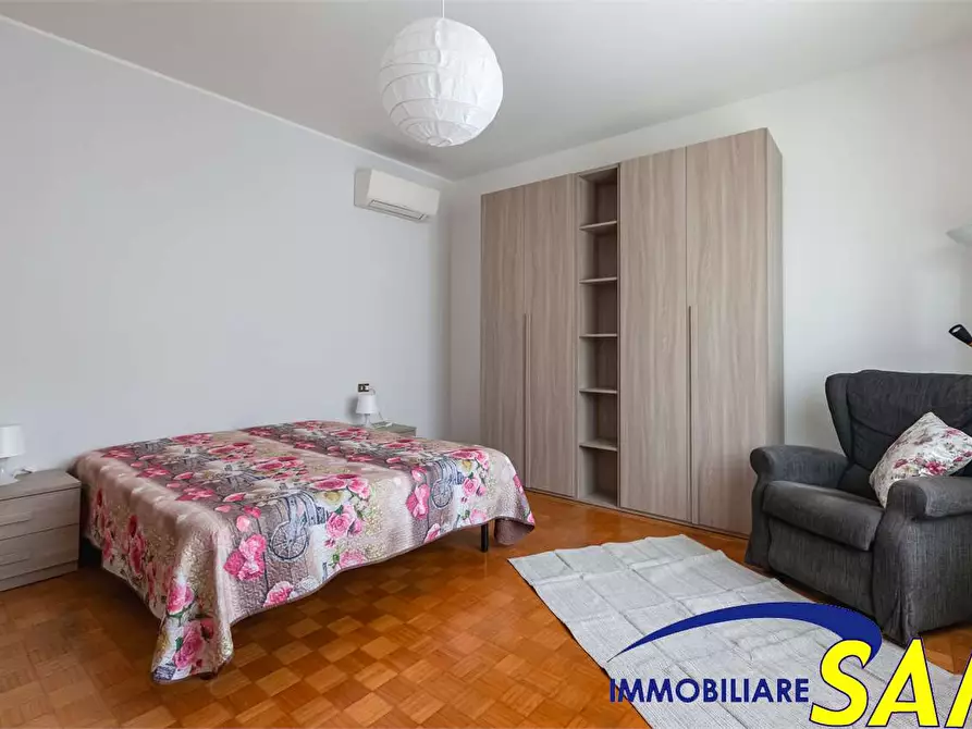 Immagine 2 di Quadrilocale in affitto  in Via Minturno 9 a Milano