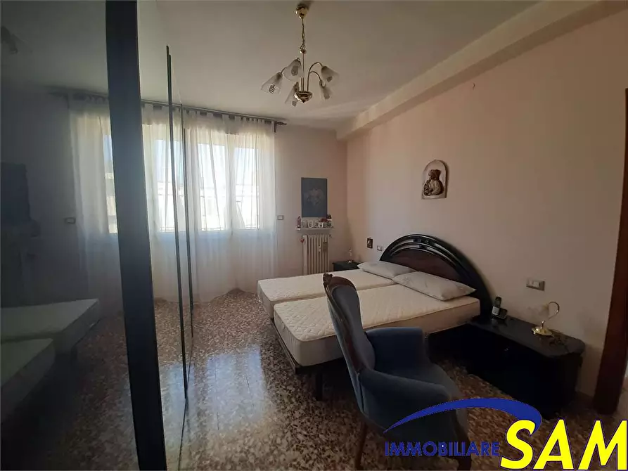 Immagine 12 di Trilocale in vendita  in Via Cadibona 9 a Milano