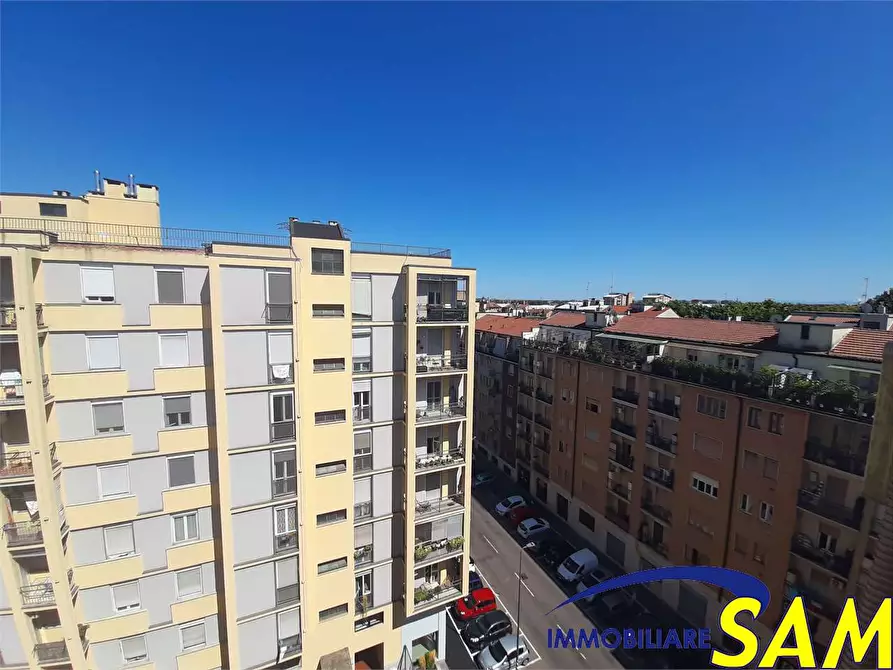 Immagine 22 di Trilocale in vendita  in Via Cadibona 9 a Milano