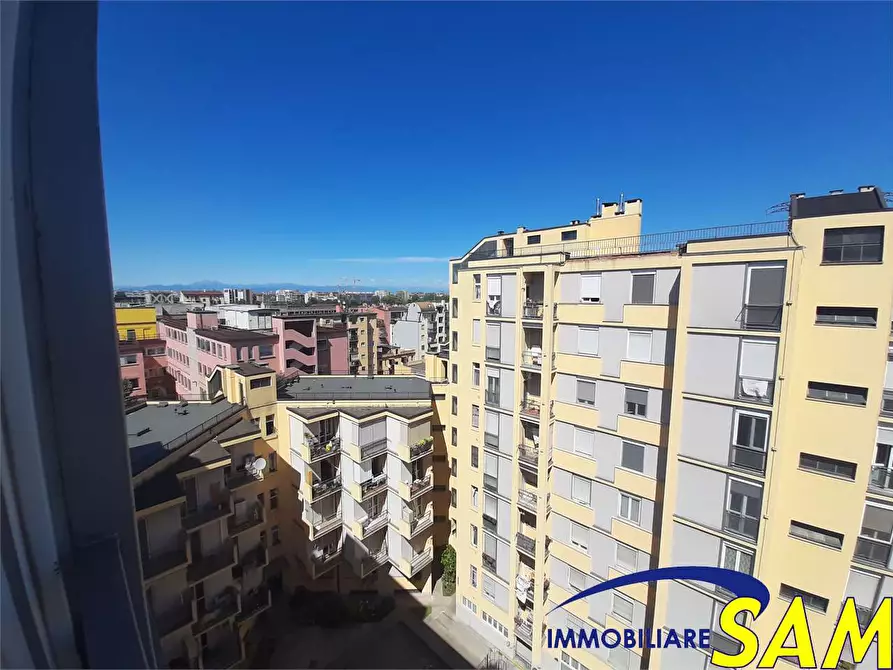 Immagine 2 di Trilocale in vendita  in Via Cadibona 9 a Milano