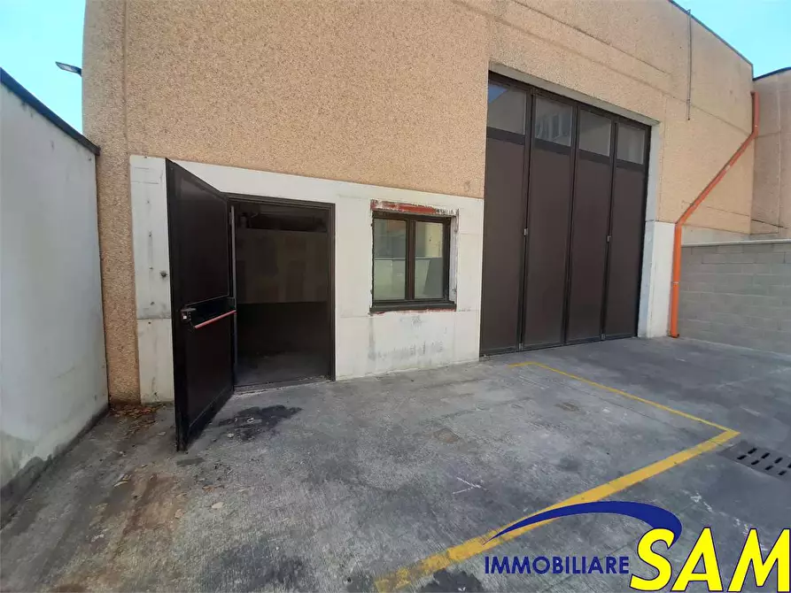 Immagine 22 di Capannone industriale in vendita  in Via della Pace 3 a San Giuliano Milanese