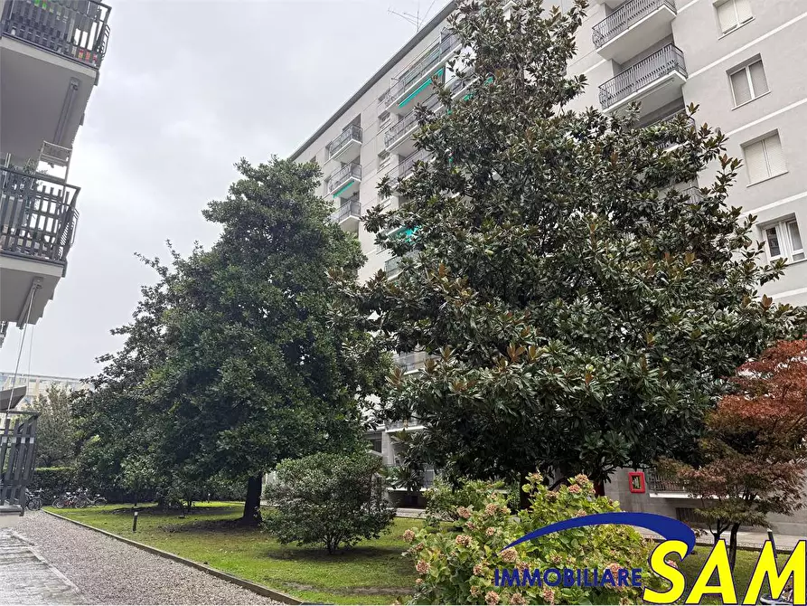 Immagine 3 di Bilocale in vendita  in Via vertoiba 4 a Milano