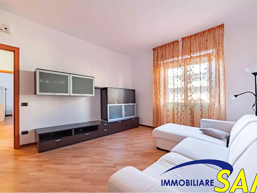 Immagine 1 di Bilocale in affitto  in Via Melzo 6 a Milano