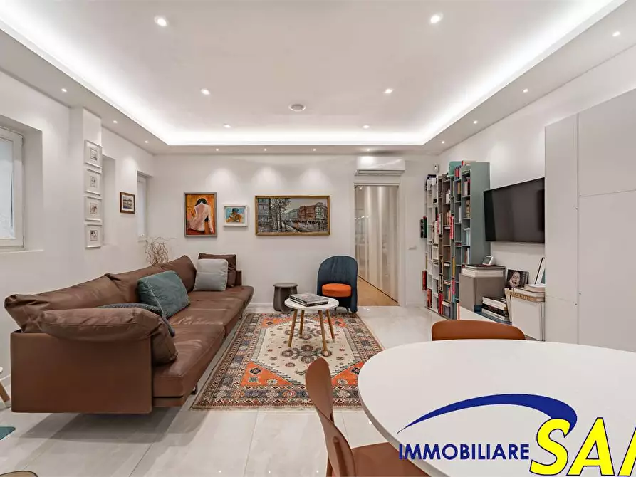 Immagine 8 di Trilocale in vendita  in Via Monte Velino 7 a Milano