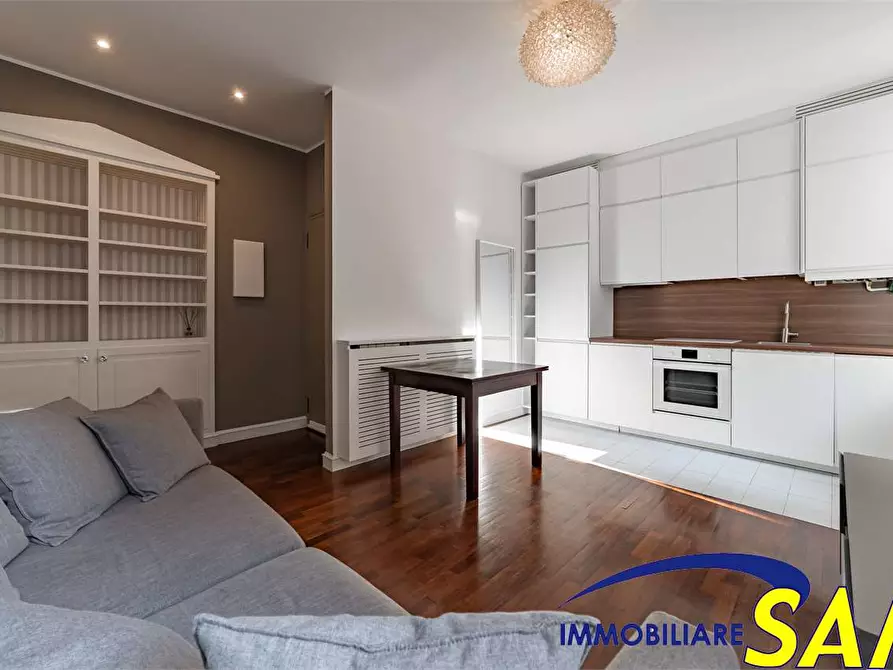 Immagine 1 di Bilocale in affitto  in Via San Calocero 29 a Milano