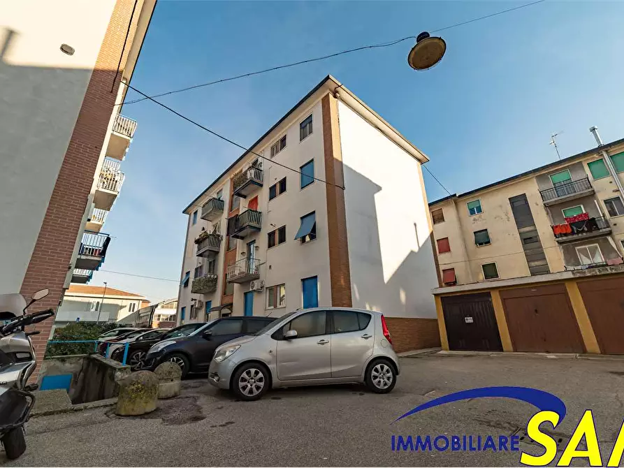 Immagine 22 di Bilocale in affitto  in Via Novegro 13/c a Segrate