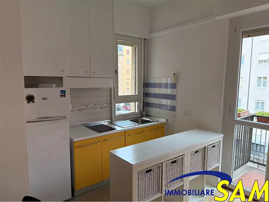 Immagine 1 di Bilocale in affitto  in Via Gressoney 6 a Milano