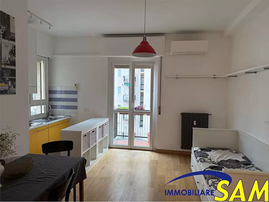 Immagine 2 di Bilocale in affitto  in Via Gressoney 6 a Milano
