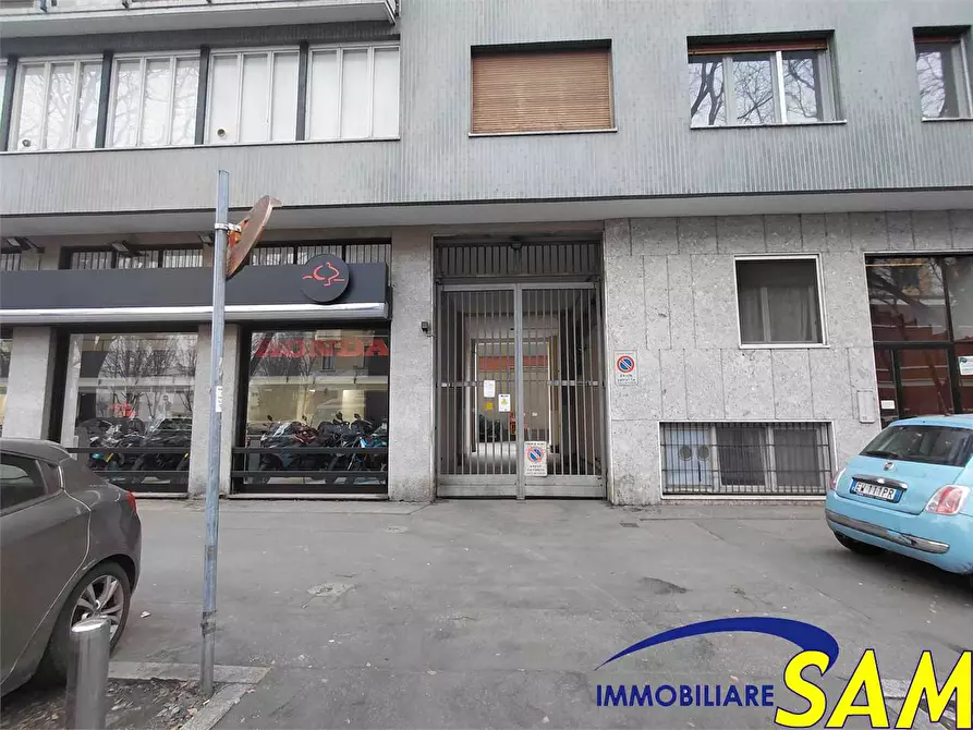 Immagine 2 di Garage in affitto  in Via Cadore 13 a Milano