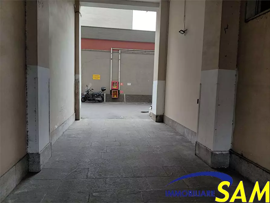 Immagine 3 di Garage in affitto  in Via Cadore 13 a Milano