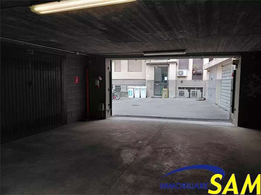 Immagine 8 di Garage in affitto  in Via Cadore 13 a Milano
