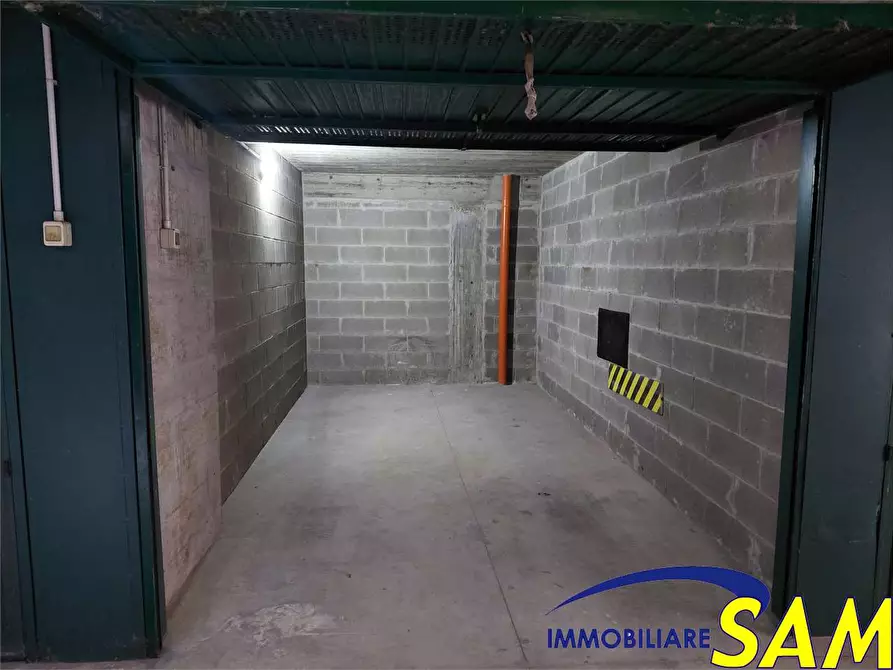 Immagine 10 di Garage in affitto  in Via Cadore 13 a Milano