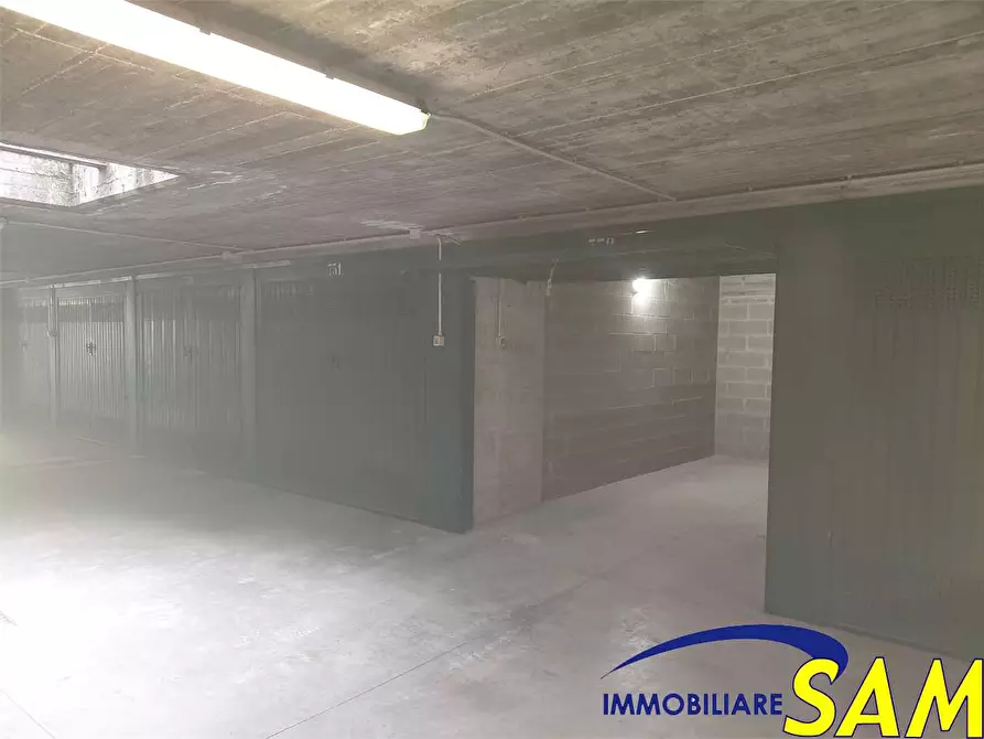 Immagine 12 di Garage in affitto  in Via Cadore 13 a Milano