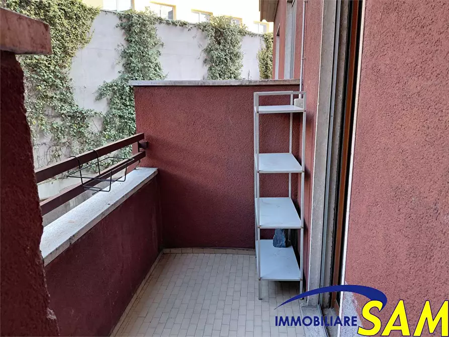 Immagine 33 di Quadrilocale in affitto  in Via Colletta 73 a Milano