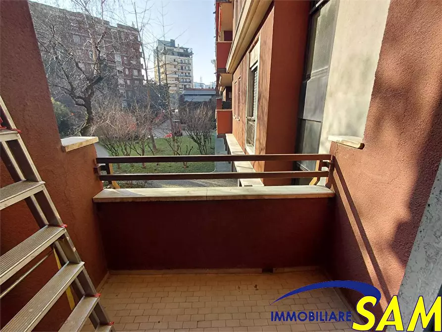 Immagine 30 di Quadrilocale in affitto  in Via Colletta 73 a Milano