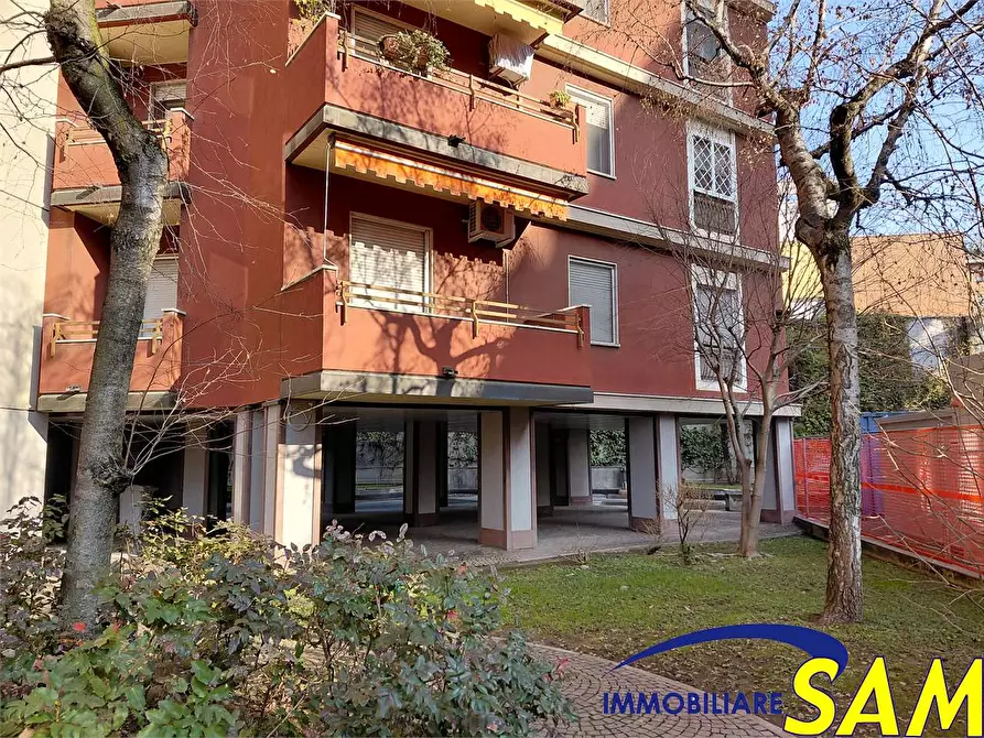 Immagine 38 di Quadrilocale in affitto  in Via Colletta 73 a Milano