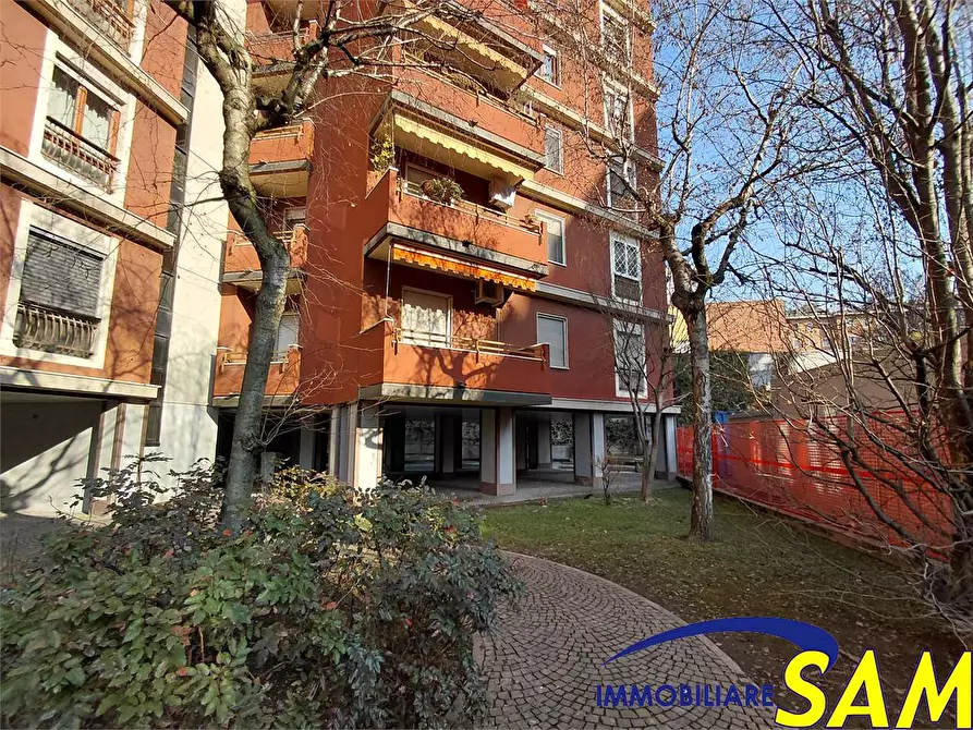 Immagine 39 di Quadrilocale in affitto  in Via Colletta 73 a Milano