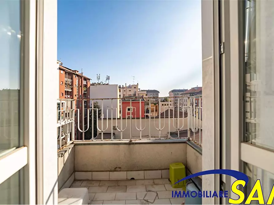 Immagine 11 di Trilocale in affitto  in Via Busoni 12 a Milano