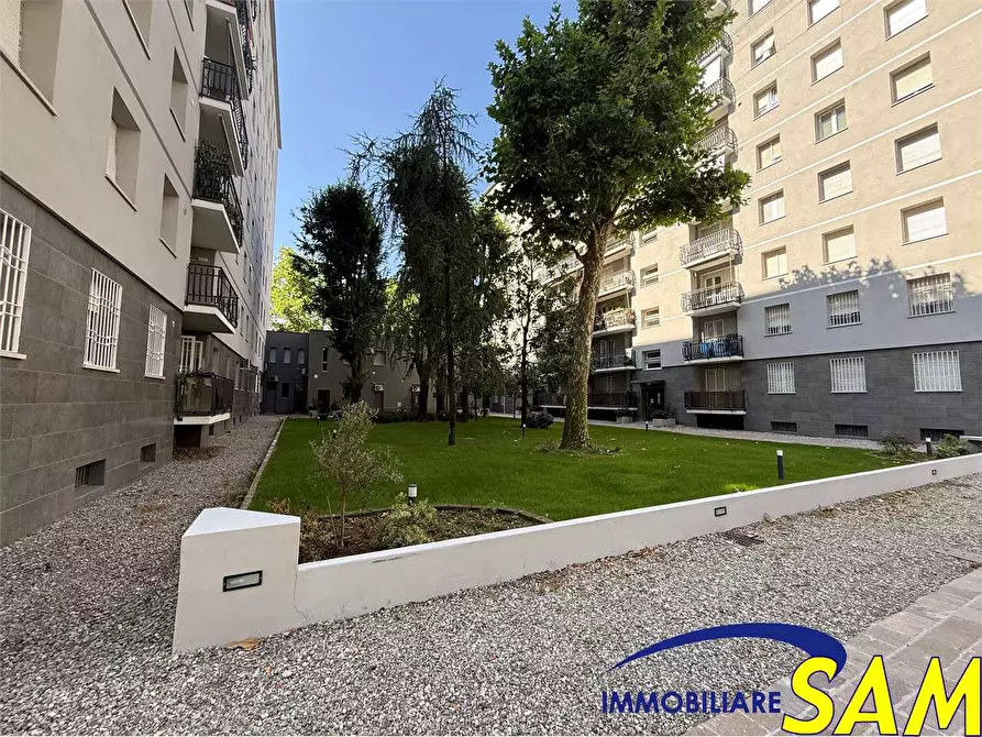 Immagine 12 di Trilocale in affitto  in Via Cervignano 1 a Milano