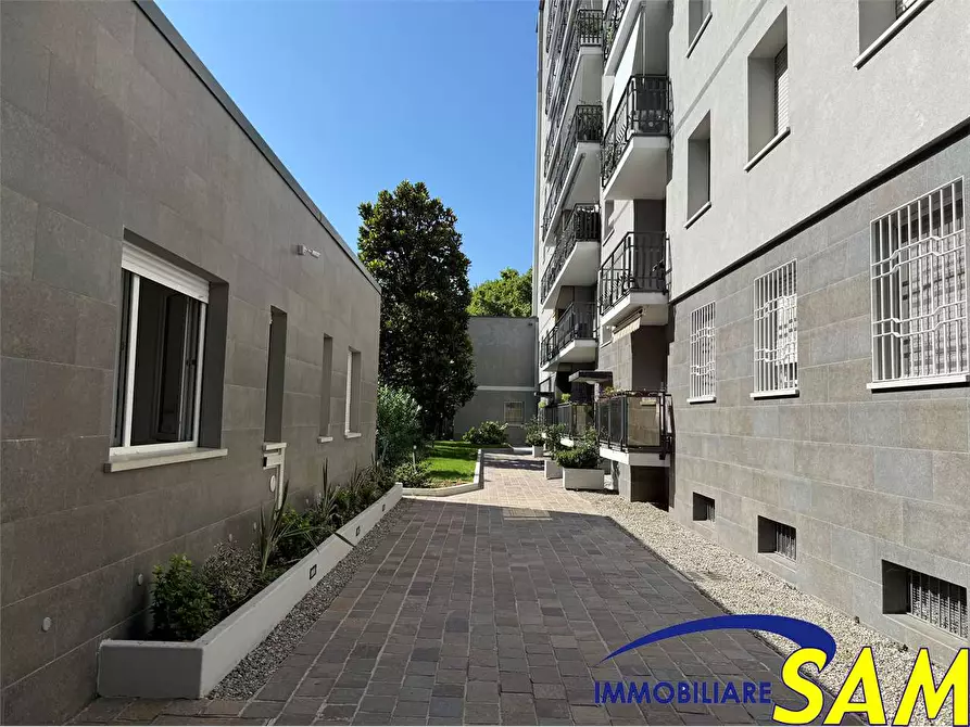 Immagine 14 di Trilocale in affitto  in Via Cervignano 1 a Milano